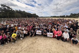 第1回大会(2025年)特別ゲスト「キングオブモルック」との集合写真 第1回大会(2025年)特別ゲスト「キングオブモルック」との集合写真
