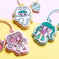TICOの初コラボが実現！名入れ対応でギフトにも　「モニョチタポミチ」とのアクリルグッズ全6種を2026年6月16日(火)から1カ月限定で、楽天市場にて販売開始