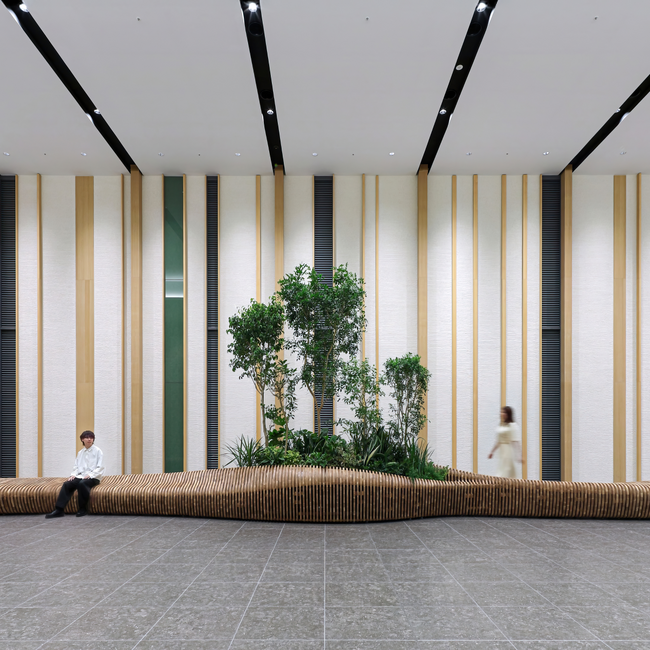 コクヨとVUILDが共創した大型ベンチ「GGO Biomorphic Lobby Furniture」が「A’ Design Award 2026」金賞を受賞
