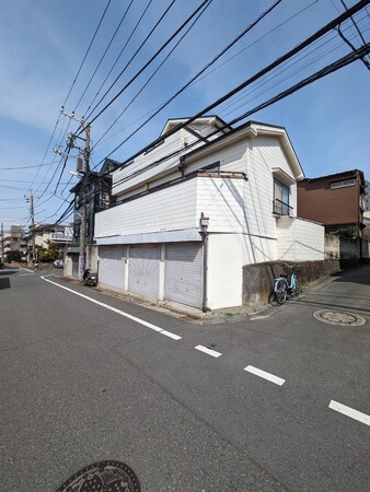 【練馬区貫井】満室だけど融資不可…勝手に増築した「違反建築」アパートを買取