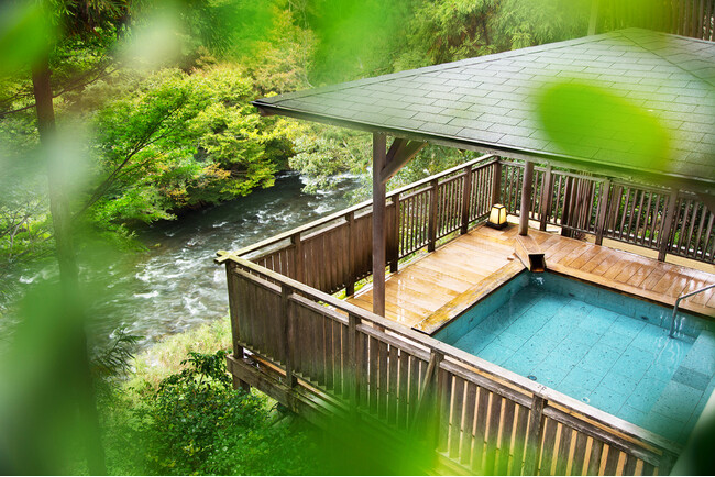 石川・加賀【ひとり温泉でリトリート】日常から解放され、自由な時間をすごす旅へ