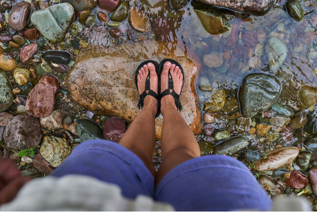 Circles卸売部門 CWD（Circles World Distribution）より、アウトドアフットウェアブランド「BEDROCK SANDALS」、2027SSに向け国内取扱ディーラー募集。