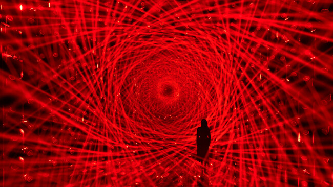 チームラボボーダレス(東京・麻布台ヒルズ)、「Light Sculpture - Flow」の作品空間を、7月8日(水)から再オープン。特別展「宇宙の非対称性について」を、10月8日(木)まで開催。