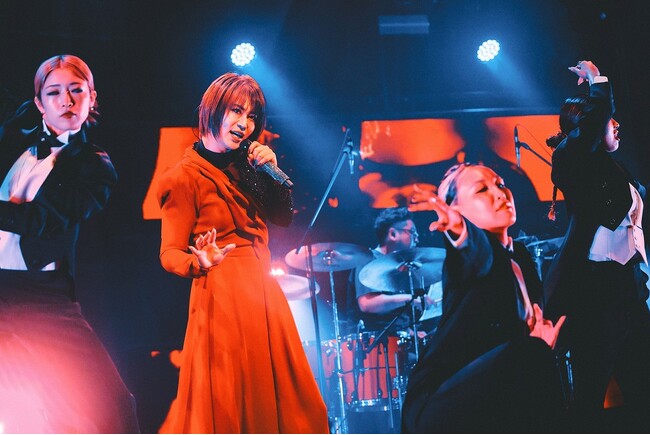 （ライブレポート）氷川きよし“ＫＩＩＮＡ．”として魅せる、約５年ぶりとなるＰＯＰＳ　ＬＩＶＥ開催！「生命（いのち）ある限り、歌い続けます。氷川きよしと、ＫＩＩＮＡ．をいつまでも応援してください」