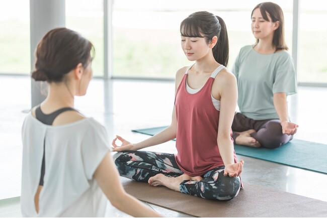 株式会社AN・夏の不調を内側からリセット！アロマショップNature×整体院ユーテラス特別コラボ『女性のためのヨガ×内臓整体』ワークショップ