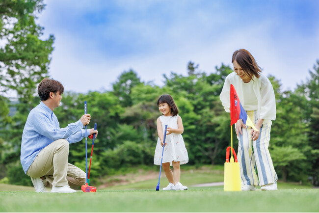 全国10ゴルフ場を親子に無料開放！開放感あふれるゴルフ場で夏の思い出づくりの機会を提供【実施期間】2026年7月26日（日）より順次