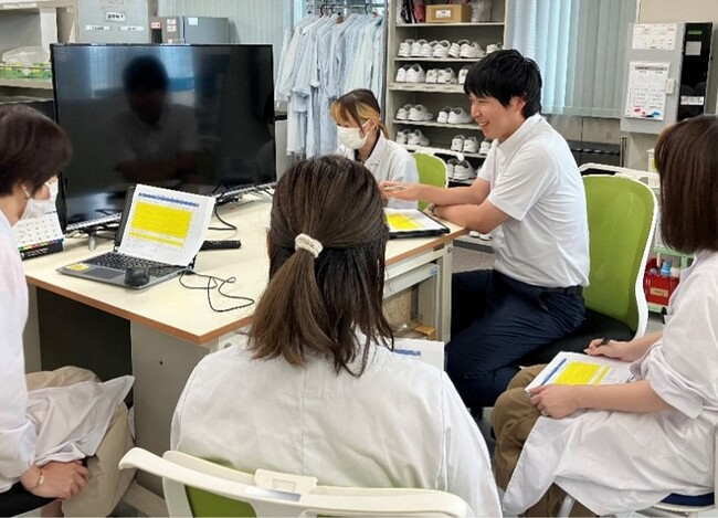 ナリス化粧品　毎月1日以上は土日以外に全社休