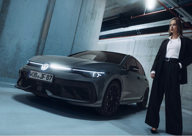 フォルクスワーゲン 限定車「Golf R Black Edition II」を販売開始