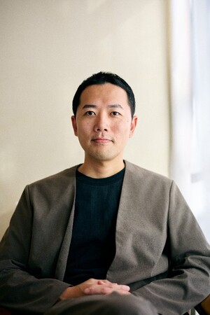 人気Podcast番組『双葉社カラフルPodcast』が7月5日（日）に大幅リニューアル！　新ナビゲーターに作家・岩井圭也氏が就任