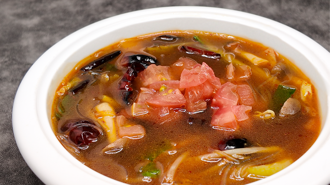夏季限定アラカルト「炸醬麺」「トマト麻辣湯」を発売|神戸壺中天