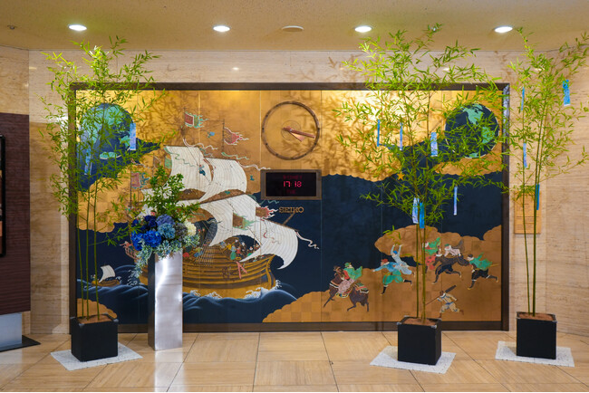 【ポートピアホテル】神戸らしいブルーの短冊に願いを込めて七夕飾りを展示