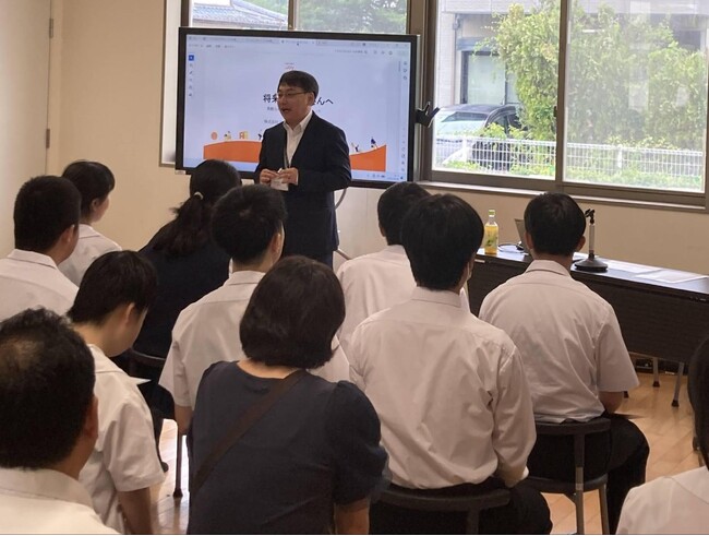 アイエスエフネットジョイ、佐賀大学教育学部附属特別支援学校にて就労準備に関する講話を実施