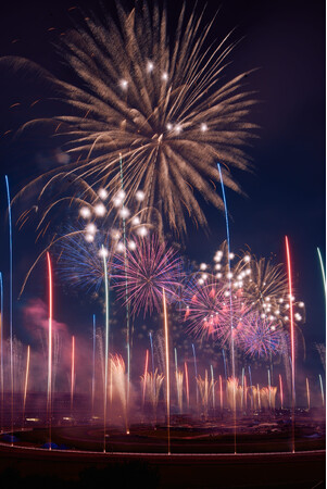 浜田省吾50周年を花火で祝福 2万5000人が名曲と夜空の共演を満喫