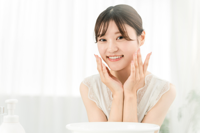 化粧品メーカーがユースに伝授　甲斐市の配送拠点でスキンケアレッスン　7月20日（月）〔山梨 長野〕