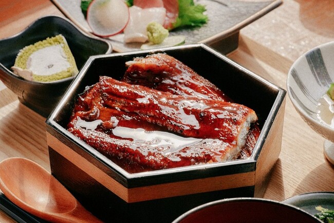 カナダ発の寿司・居酒屋「KINKA」に、大迫力の一尾丸ごと贅沢に使用した「鰻御膳」が夏限定で登場！