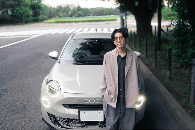 Kan SanoがFIAT「600 Hybrid Caffelatte」と過ごす一日を描いたWeb CM公開