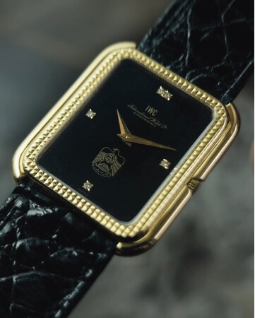 「国家の象徴を纏う、UAEスペシャルオーダー 」IWC Tank Onyx black Diamonds UAE 18k Solid gold Clous de Paris1980sを販売開始。