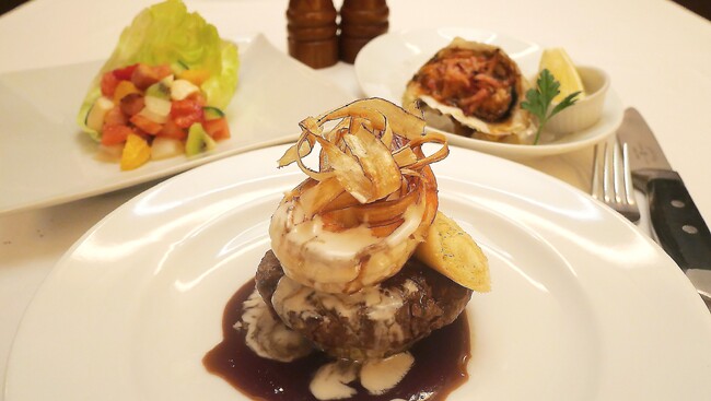 ニューヨーク発祥の正統派ステーキハウス「ベンジャミン ステーキハウス」京都店、夏の美食を彩る「サマー サーフ＆ターフコース」が登場