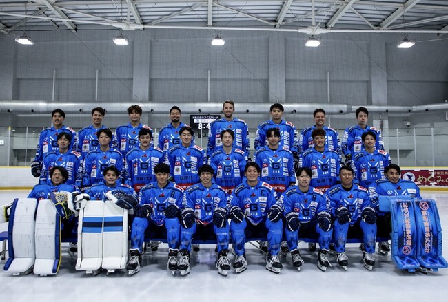 【新横浜プリンスホテル】プロアイスホッケーチーム“横浜GRITS”と氷上の楽しさを体験！ 現役選手から教わる「キッズアイススケート教室」を開催