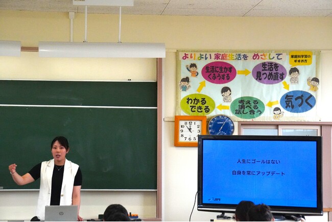 元日本代表自転車競技選手らJPF社員が小学校で出前授業を実施