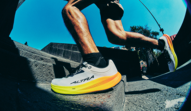 圧倒的な耐久性のVibram(R) XS DURA と 2層構造フォームをソールに採用した『TORIN 9』を、2026年7月17日（金）より発売