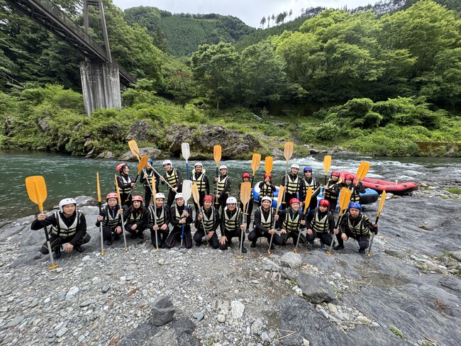 【福利厚生】いーふらん、会長主催！第72回夏のラフティング＆豪華黒毛和牛焼肉バスツアーを開催！