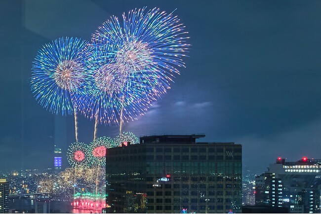 【大阪ステーションホテル、オートグラフ コレクション】第38回なにわ淀川花火大会　特別宿泊プラン　7月23日抽選申込開始　地上約140m以上のプライベート空間で優雅に花火を満喫