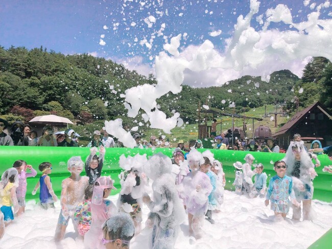 【長野・パラダ】プレオープン大盛況！大自然で泡まみれになるキッズランドの夏限定新アトラクション、バブルプール「パラダバブルパニック」が７月２５日（土）より３０日間の期間限定でいよいよグランドオープン！