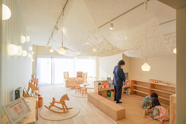 【熊本・湯の児温泉 海と夕やけ】夏休みの家族旅行をもっと楽しく。キッズルーム「うみっこルーム」やエアー遊具、縁日イベントなど、宿泊者限定のファミリー向けサービスを充実