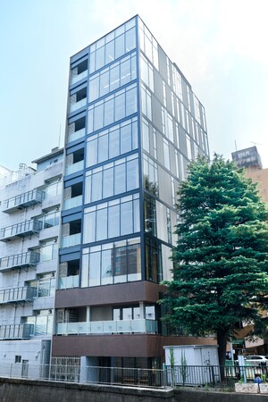 都心の中高層オフィスに木造×鉄骨造のハイブリッドという新たな選択肢 サンケイビル初の木造中高層オフィスビル「KiGi AKIHABARA」開業