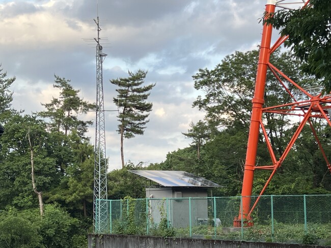 「つくる」＆「ためる」でGXを促進！中継局放送設備へ太陽光発電（PV）設備を導入