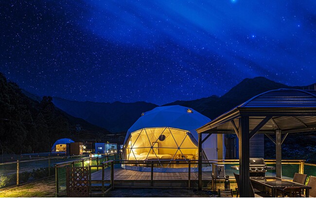 【三重・熊野】サウナもピザ作りも全部無料！星空グランピング「Nature Glamping OFFLEEK（オフリーク）」が遊び・食・癒しを贅沢に満喫するオールインクルーシブプランを販売開始