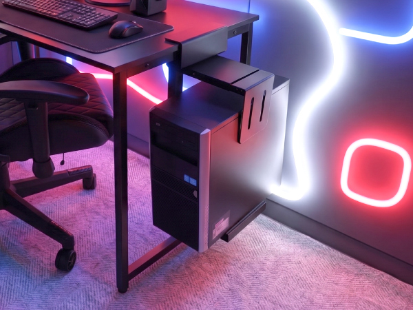 デスクの足元をすっきり解放　穴あけ不要で30kgまで支えるPCホルダー『クランプ式CPU吊り下げホルダー』を発売