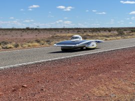 工学院大学ソーラーチーム、世界大会を完走した7号機「CYGNUS」で挑む