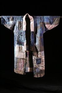 芸術学部 辰巳清教授が展覧監修を務める国際展「千补百衲 被褐出尘」が中国・杭州市で開催(8/21~)― 安藤忠雄氏設計の良渚文化芸術中心にて、日中の手仕事と「循環の思想」を提示 ―