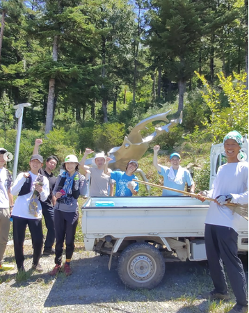 【山梨・韮崎】8月の夏休みは森でアクティブに楽しもう！穂坂自然公園で「ヤマケンさんとトレランコース整備」「踏み台づくり木工講座」「森の水遊び」を開催！