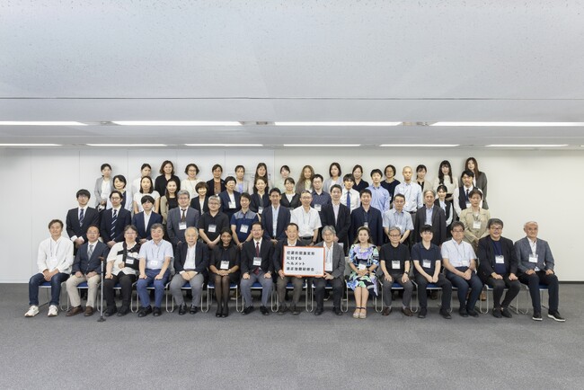 赤ちゃんの頭のゆがみ、適正診療の均てん化と集約化へ。国内外の専門医が鑑別・ヘルメット治療・病診連携を共有