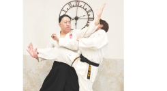 合気道家・藤崎天敬師範が指導する「フルコンタクト合気道覇天会」が、『打撃捌き・合気道技術講習会』を開催～現代の護身術に直結するパンチ・キックへの対応技を指導～