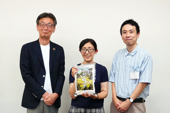 アイティフォー、社員が育てたお米を千代田区のこども食堂へ寄贈