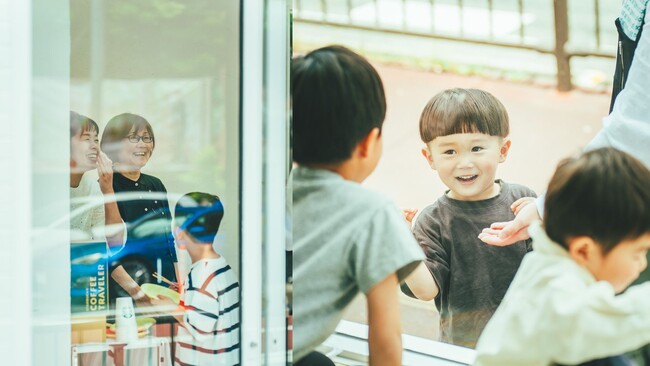 息子の病気をきっかけに「無理なく働ける会社」へ。伊勢のフォトスタジオ「torch」が子育てスタッフ向け託児サポート制度を新設