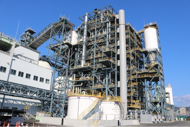 74MW級木質バイオマスおよびリサイクル燃料混焼発電用ボイラを東ソー株式会社へ納入