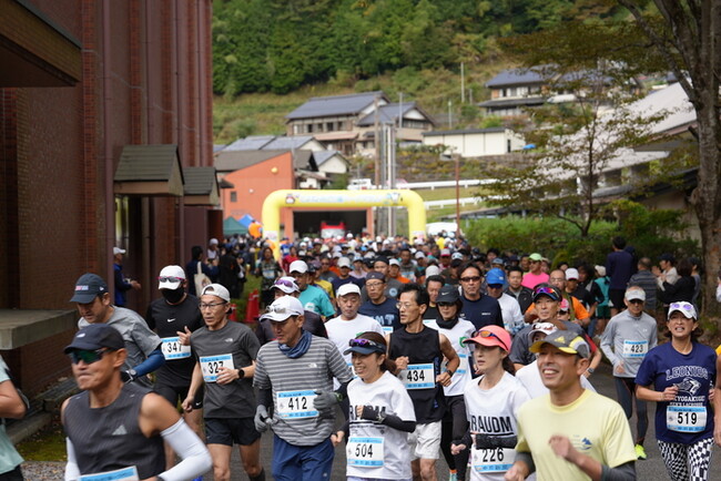 スポーツ・食・紅葉の「3つの秋」を一度にすべて満喫できる「第18回2026とよね・みどり湖ハーフマラソン」