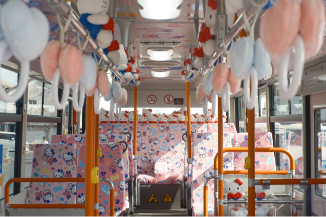 【ハローキティ×両備グループ　プロジェクト】岡山の街に“KAWAII”が走り出す(ハート)　ラッピングバス「ハローキティ バス」 岡山ー玉野間で運行開始