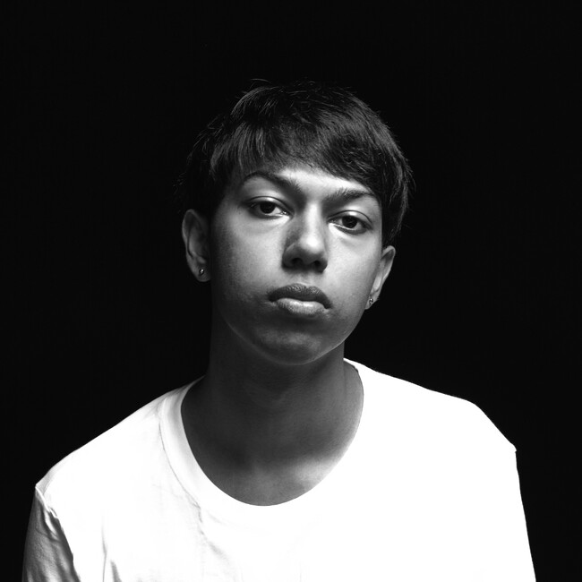 SNSで注目を集める20歳のシンガーソングライター・あびが、初のリリース音源となる『xyと証明』を本日配信リリース