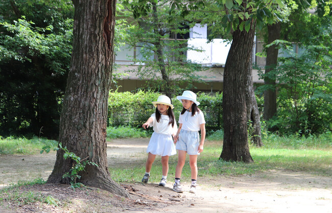 太陽高度と子どもの成長から導き出した、新基準のUVカット帽子