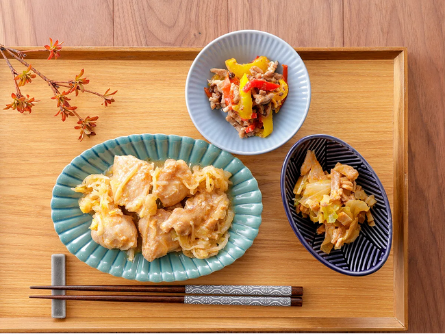 鶏・豚・牛3種のお肉を使用したボリューム満点の「食いしん坊のための肉三昧」が8月10日（月）に登場