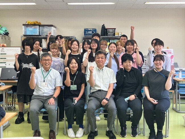 地元の専門学校学校生が「訪問看護の現場の想い」をロゴマークにデザインする