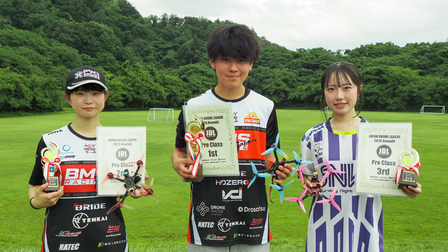 【FPVドローンレース】高校生レーサー・山本悠貴選手、アメリカ国際大会でチーム優勝・国内最大級「JDL」では完全優勝――ドローンショー・ジャパンとスポンサー契約を更新