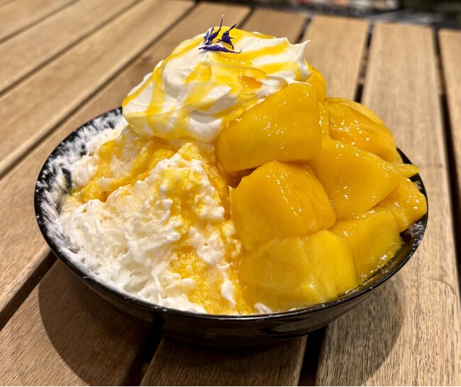 現役大学生スタッフが“残暑を楽しむ”かき氷を開発！カレー屋だからこそ生まれた「ラッシーかき氷」8月19日(水)販売開始