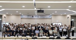 【千葉商科大学】アジア5大学の学生が英語で討論 ― AI時代の強い経済と人材のあり方を考える